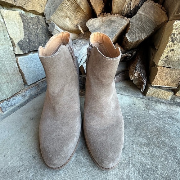 Sole Society Breyon Leather Suede ankle boots w/side zip Sz-7M. D - Picture 2 of 11